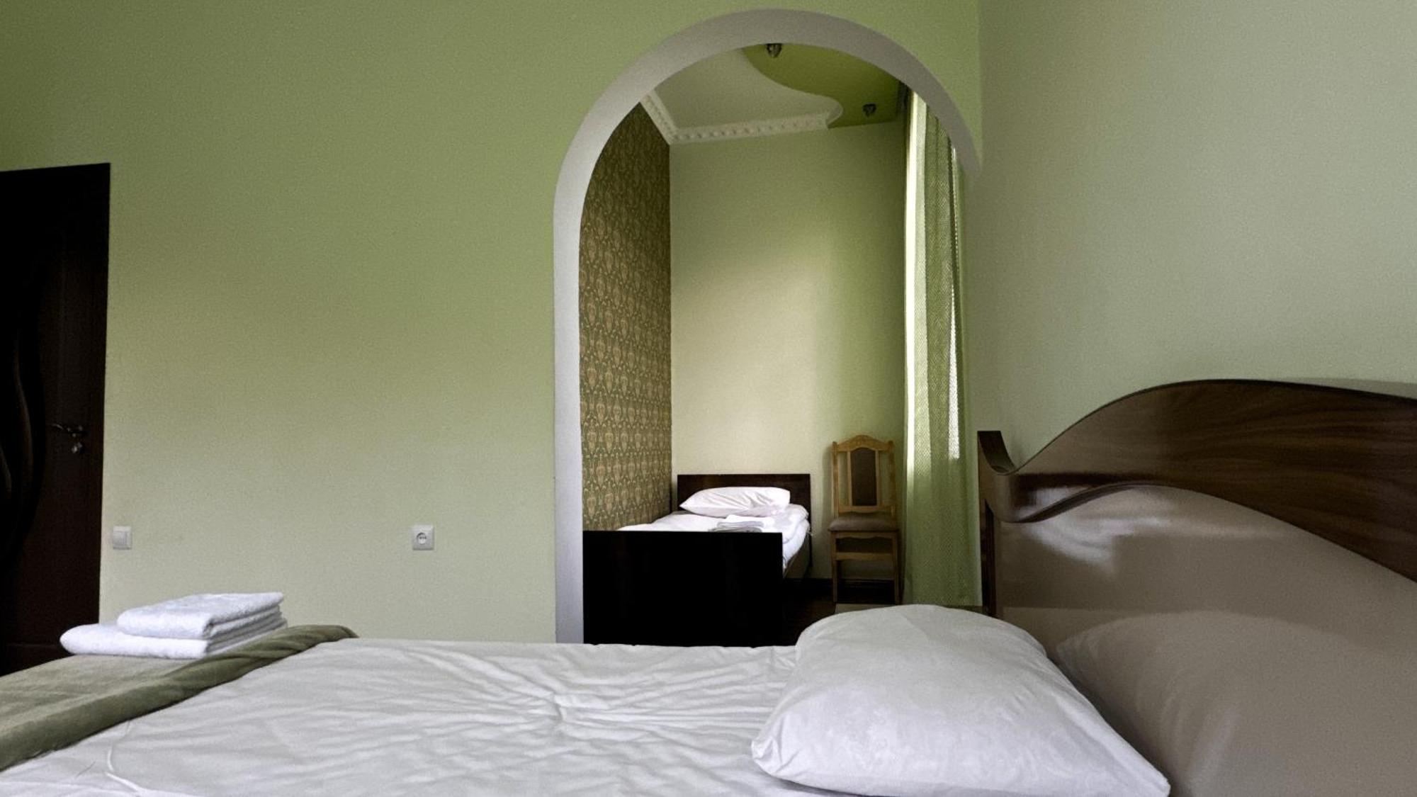 Kirch Hotel & Restaurant Goris Exterior photo